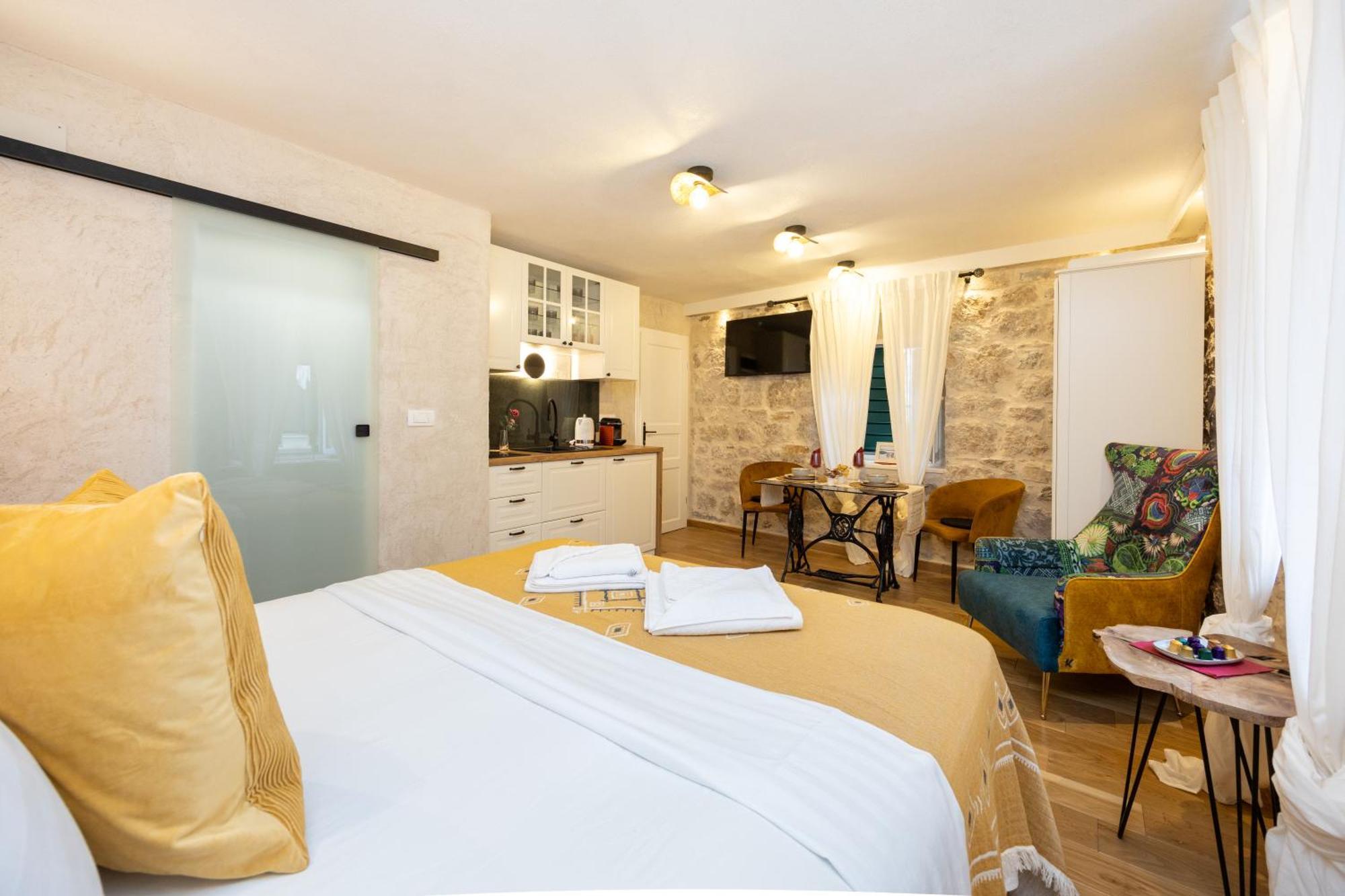 Kruna Apartments Est 2024 Split Dış mekan fotoğraf